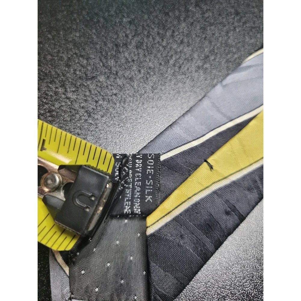 Gianni Versace Men's Necktie Black Striped Silk 3.75